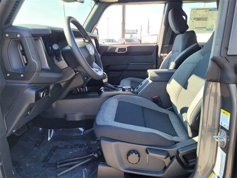 New 2025 Ford Bronco Base image 4