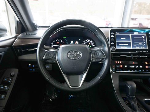 Used 2019 Toyota Avalon XLE image 21