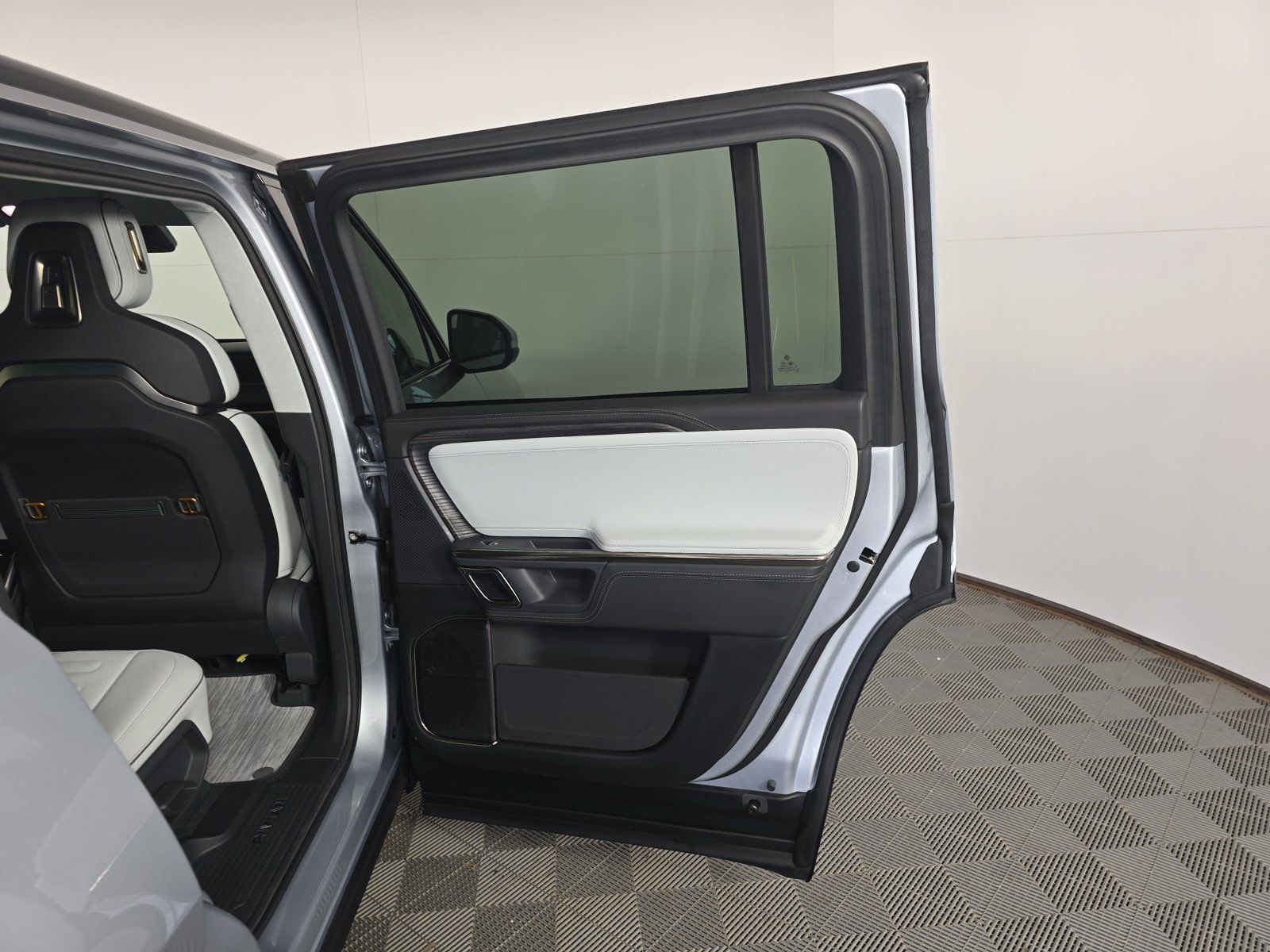 Used 2023 Rivian R1S Adventure Quad AWD/4WD image 19