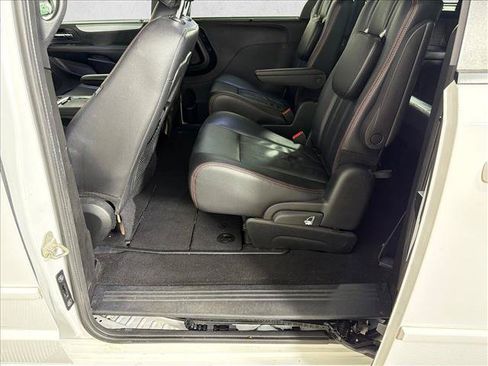Used 2017 Dodge Grand Caravan GT FWD image 20