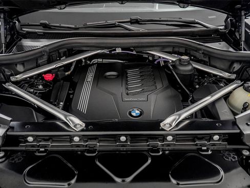 Used 2023 BMW X5 sDrive40i w/ Parking Assistance Package image 59