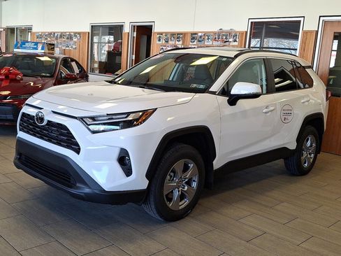 Certified 2025 Toyota RAV4 XLE w/ Convenience Package image 3