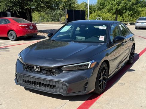 Used 2025 Honda Civic Sport image 1