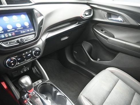 Used 2021 Chevrolet TrailBlazer RS w/ Technology Package FWD image 27