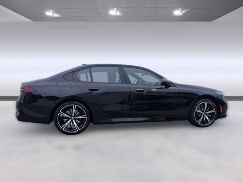 New 2026 BMW 540i xDrive w/ Executive Package image 8