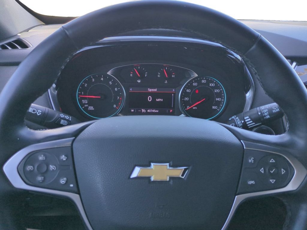 Used 2023 Chevrolet Traverse LT FWD image 31
