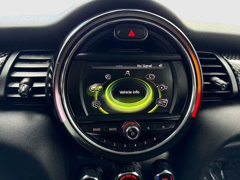 Used 2018 MINI Cooper S image 25