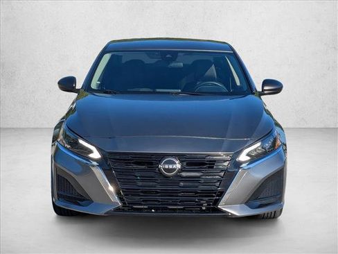 Used 2024 Nissan Altima 2.5 S FWD image 2