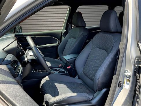 Used 2025 Subaru Forester Premium AWD/4WD image 13