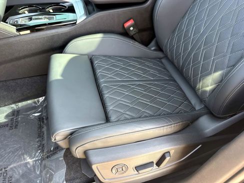 Used 2025 Audi SQ5 Premium Plus image 20