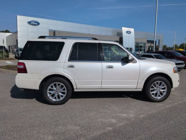 Used 2017 Ford Expedition Limited w/ Equipment Group 301A RWD image 3