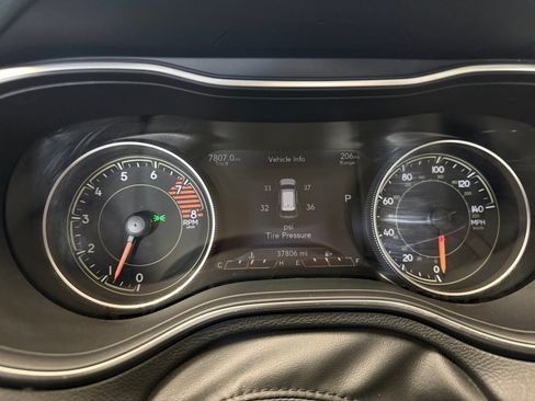 Certified 2021 Jeep Cherokee Latitude Lux w/ Comfort/Convenience Group AWD/4WD image 18
