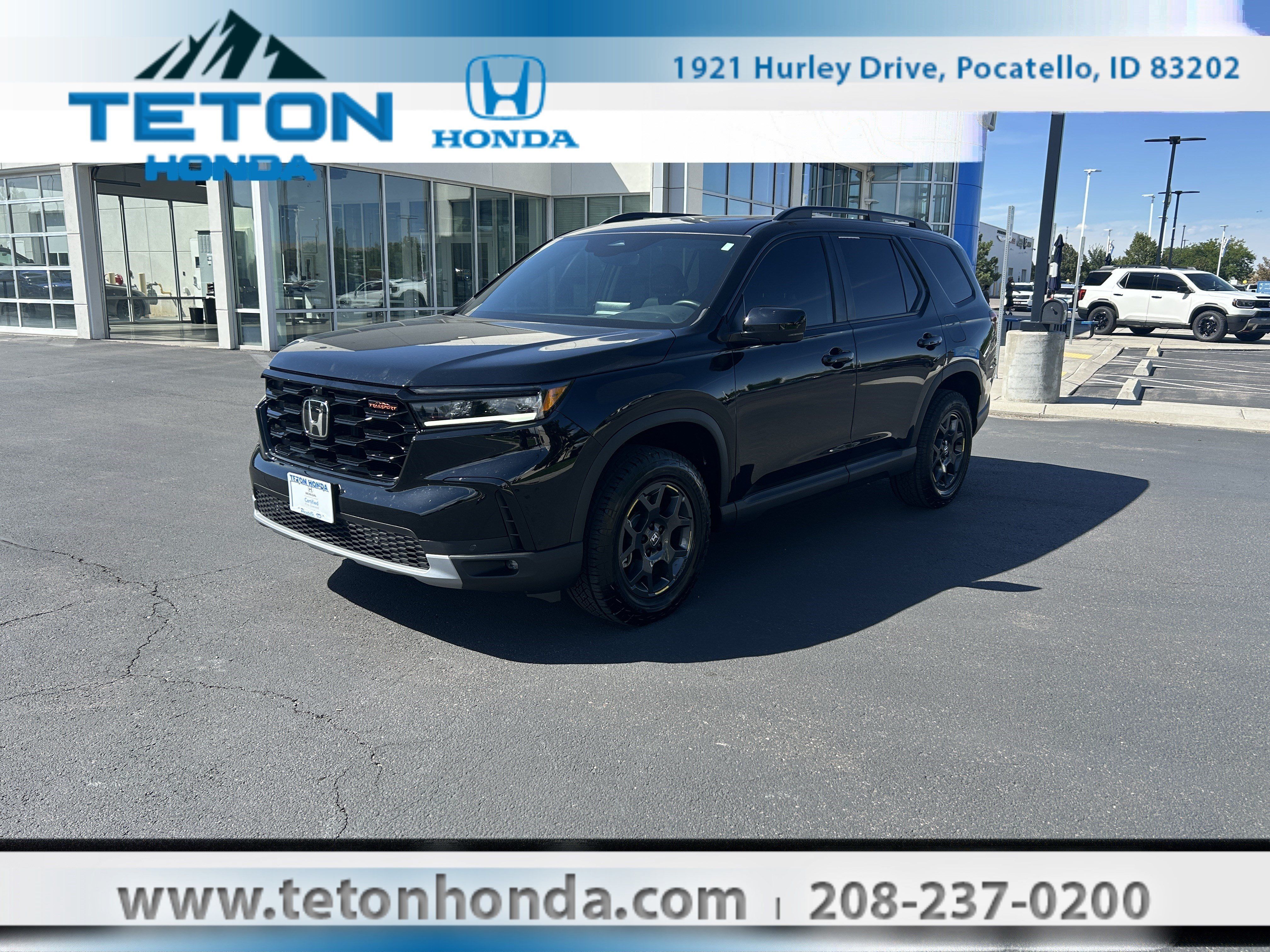 Certified 2025 Honda Pilot TrailSport image 1