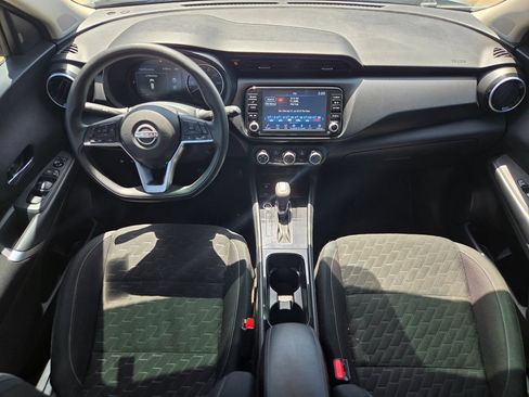 Used 2024 Nissan Kicks SV FWD image 9