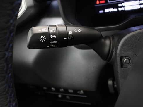 Certified 2025 Toyota Sequoia Platinum AWD/4WD image 28