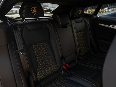 Used 2019 Lamborghini Urus image 28