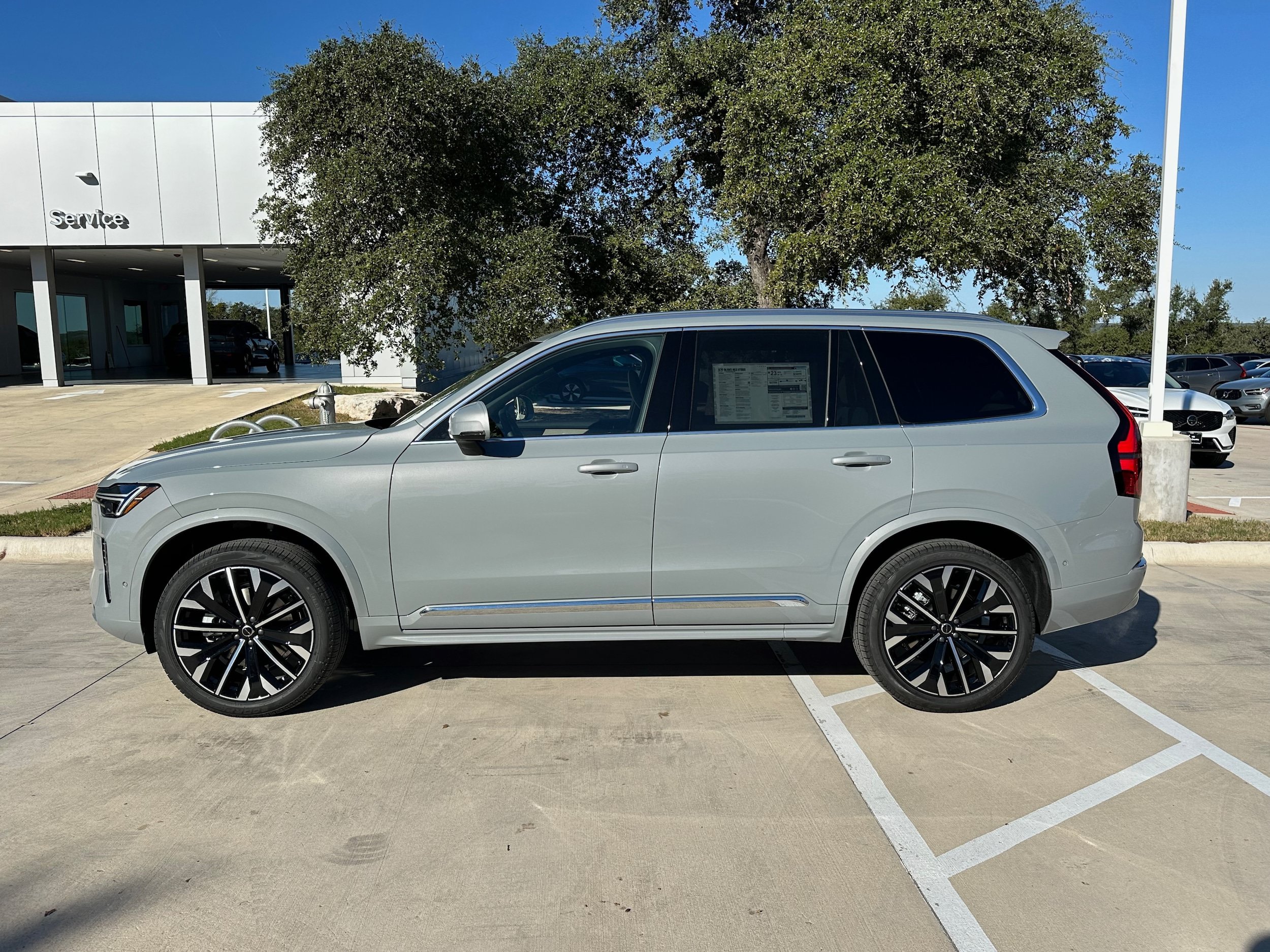 Used 2026 Volvo XC90 B6 Plus w/ Protection Package Premier AWD/4WD image 3