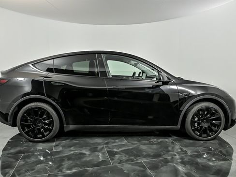 Used 2023 Tesla Model Y Long Range AWD/4WD image 10