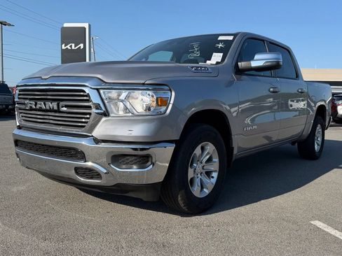 Used 2024 RAM 1500 Laramie AWD/4WD image 3