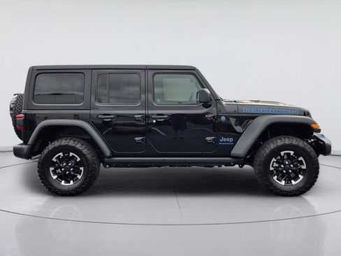 Used 2025 Jeep Wrangler Unlimited Rubicon 4xe w/ Convenience Group AWD/4WD image 7