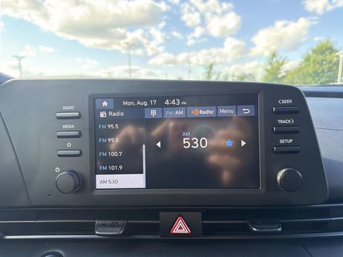 Used 2025 Hyundai Elantra Sport FWD image 19