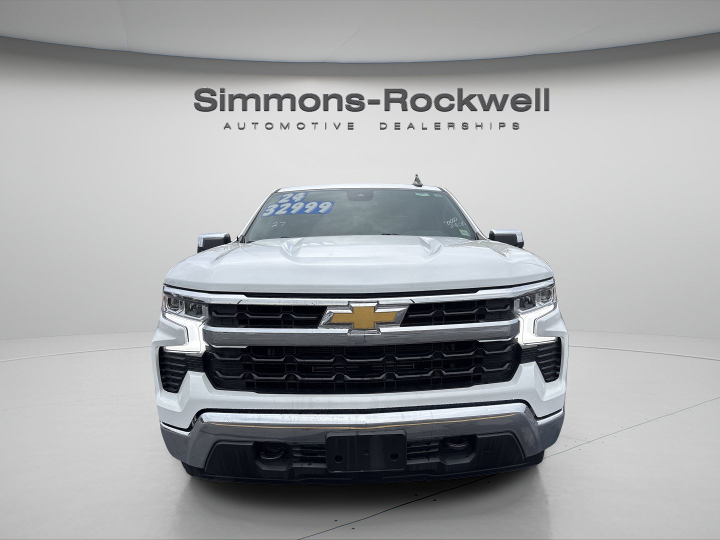 Used 2024 Chevrolet Silverado 1500 LT AWD/4WD image 7