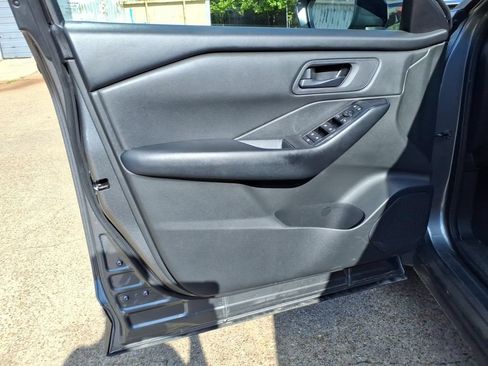 Used 2024 Nissan Rogue S FWD image 23