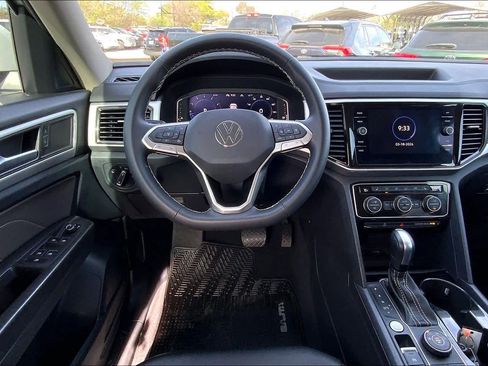 Used 2022 Volkswagen Atlas SE image 6