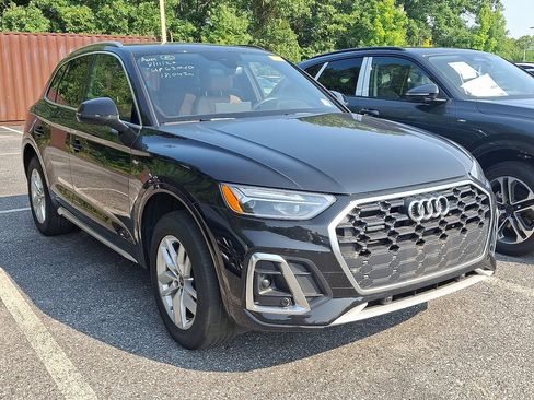 Used 2024 Audi Q5 2.0T Premium w/ Convenience Package AWD/4WD image 3