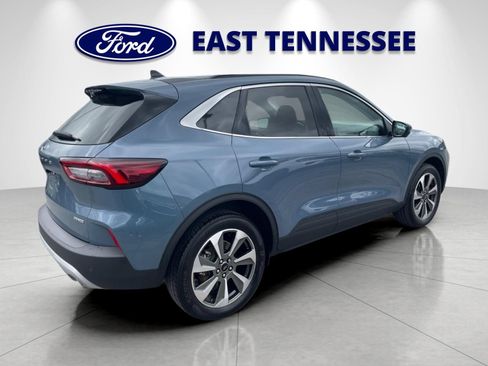 Used 2023 Ford Escape Platinum AWD/4WD image 3