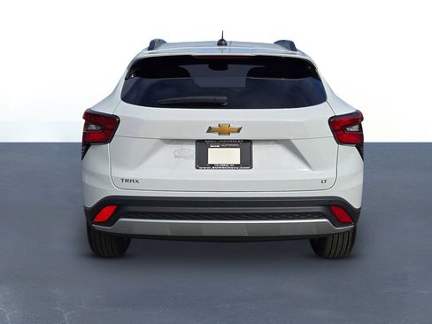 New 2026 Chevrolet Trax LT w/ Driver Confidence Package image 6