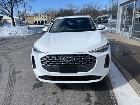 Used 2025 Audi Q5 Premium w/ Convenience Package image 54