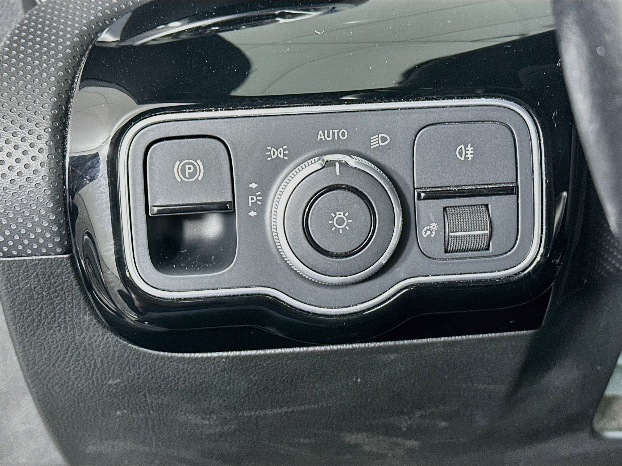 Used 2025 Mercedes-Benz CLA 250 image 17