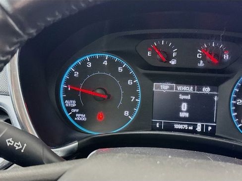 Used 2018 Chevrolet Equinox LT image 12