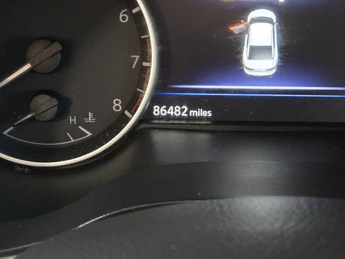 Used 2018 Nissan Maxima SR w/ Midnight Edition FWD image 9