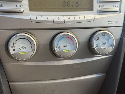 Used 2011 Toyota Camry SE image 18