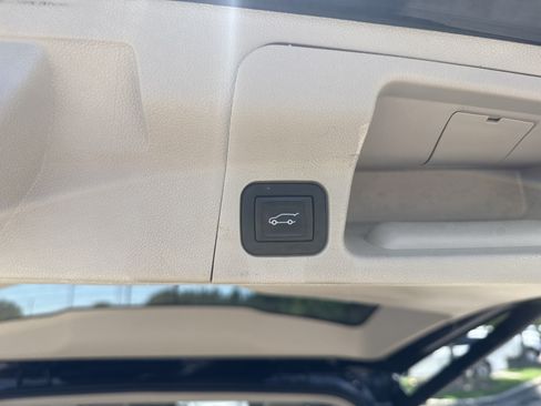Used 2019 GMC Acadia Denali w/ Technology Package AWD/4WD image 19