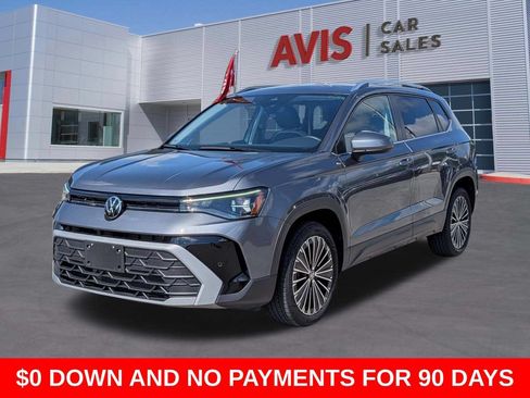 Used 2025 Volkswagen Taos SE FWD image 1