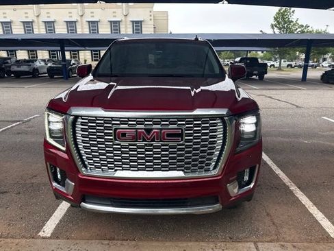 Used 2022 GMC Yukon Denali AWD/4WD image 2