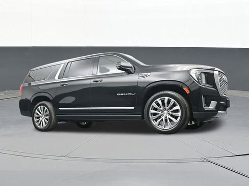Used 2021 GMC Yukon XL Denali w/ Denali Premium Package image 52
