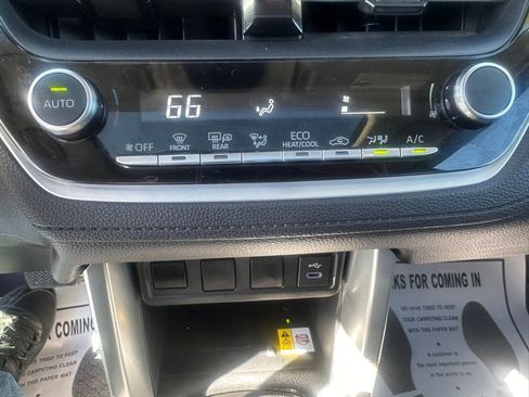 Used 2023 Toyota Corolla Cross LE w/ Moonroof Package image 31