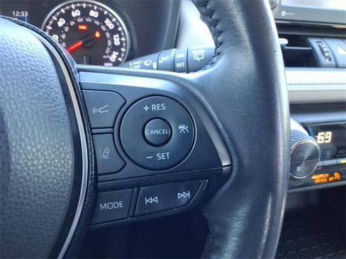 Used 2021 Toyota RAV4 XLE Premium image 24