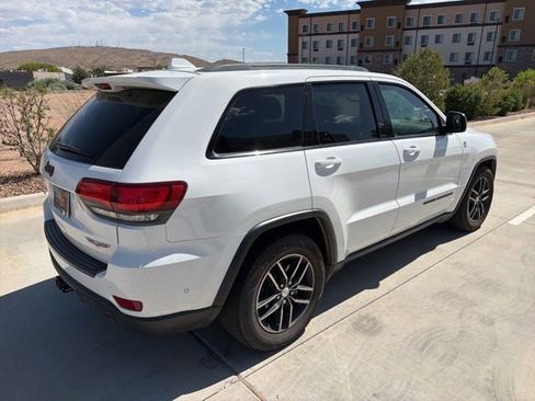 Used 2018 Jeep Grand Cherokee Trailhawk w/ Trailhawk Luxury Group AWD/4WD image 5