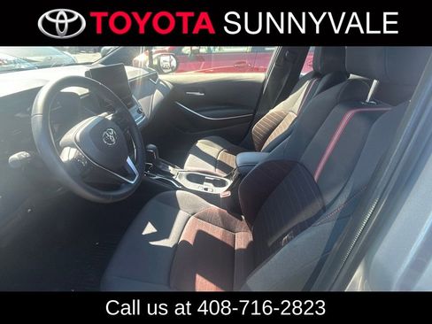 Used 2025 Toyota Corolla SE w/ Convenience Package image 5