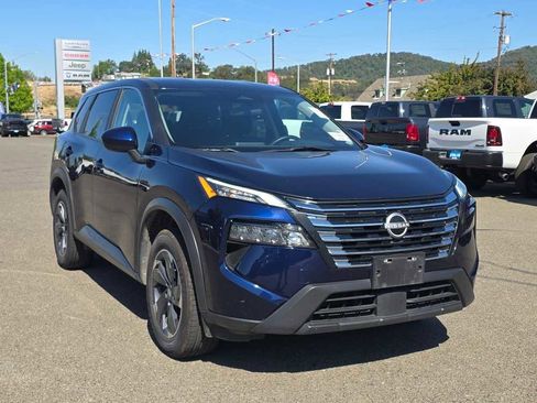 Used 2024 Nissan Rogue SV FWD image 4