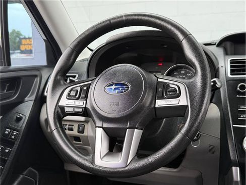 Used 2018 Subaru Forester 2.5i AWD/4WD image 13