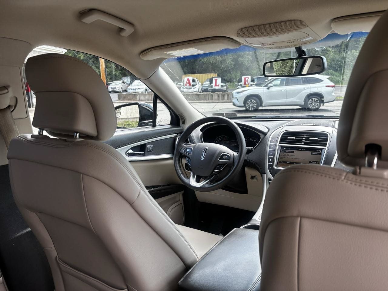Used 2018 Lincoln MKX Premiere AWD/4WD image 23