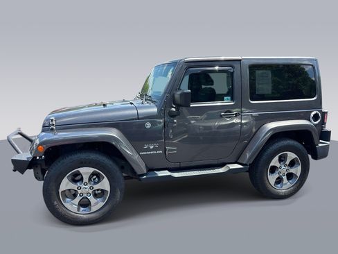 Used 2016 Jeep Wrangler Sahara w/ Connectivity Group AWD/4WD image 6