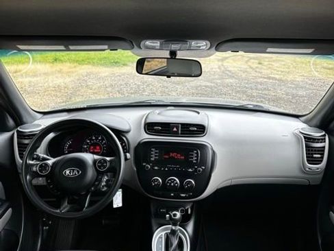 Used 2016 Kia Soul FWD image 24