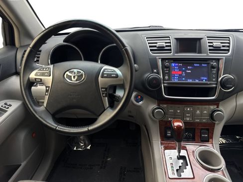 Used 2013 Toyota Highlander Limited AWD/4WD image 58